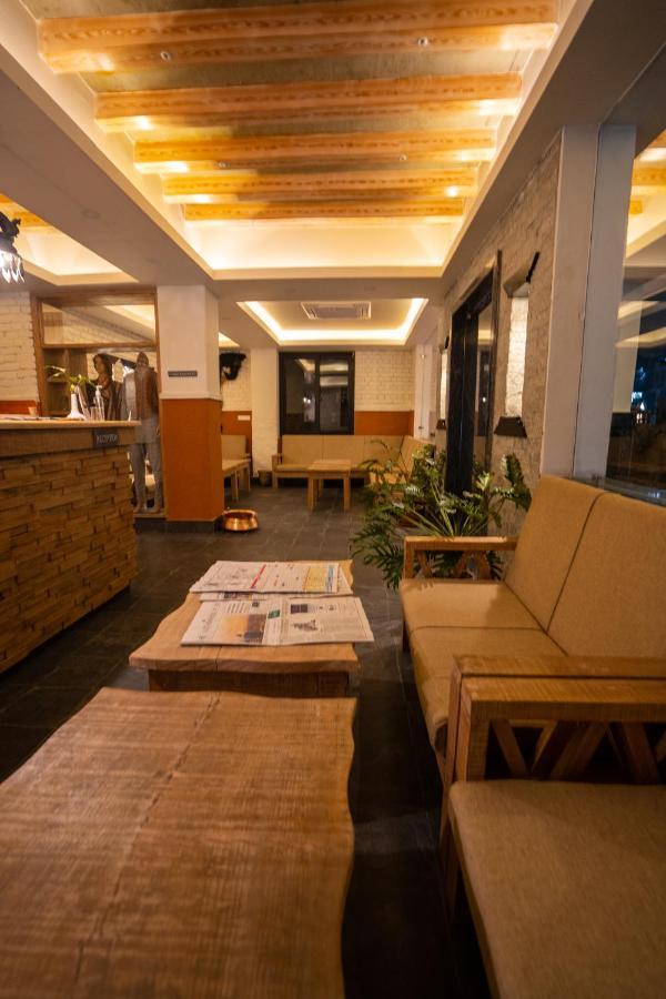 Hotel Mera Peak Private Limited Pokhara Luaran gambar